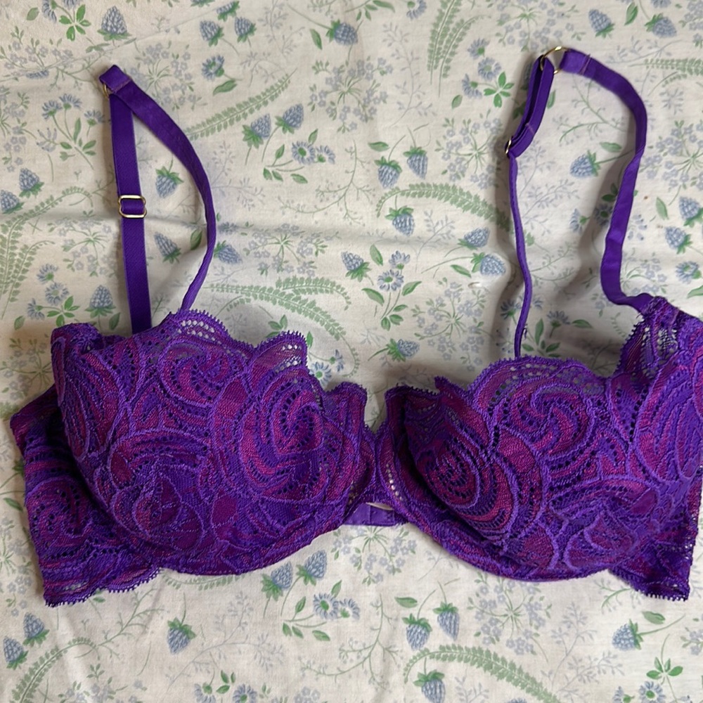Victoria Secret purple Lace bra. Size 34D